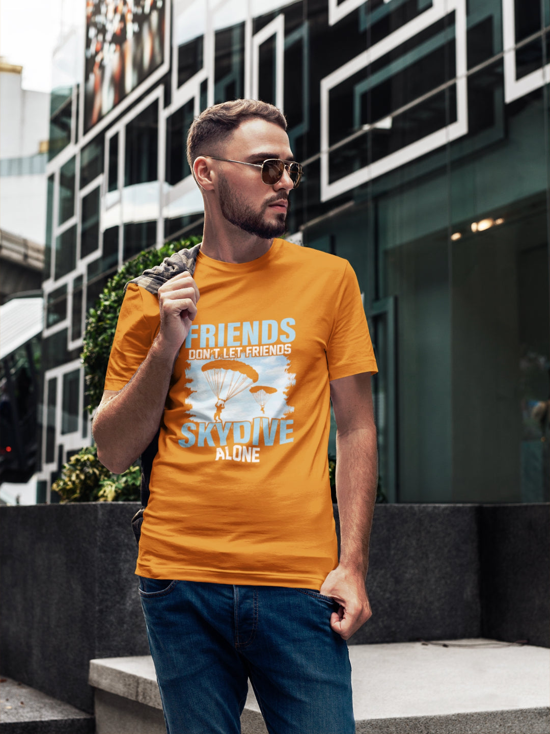 Friends Dont Let Friends Skydive Alone Men's Printed T-shirt -