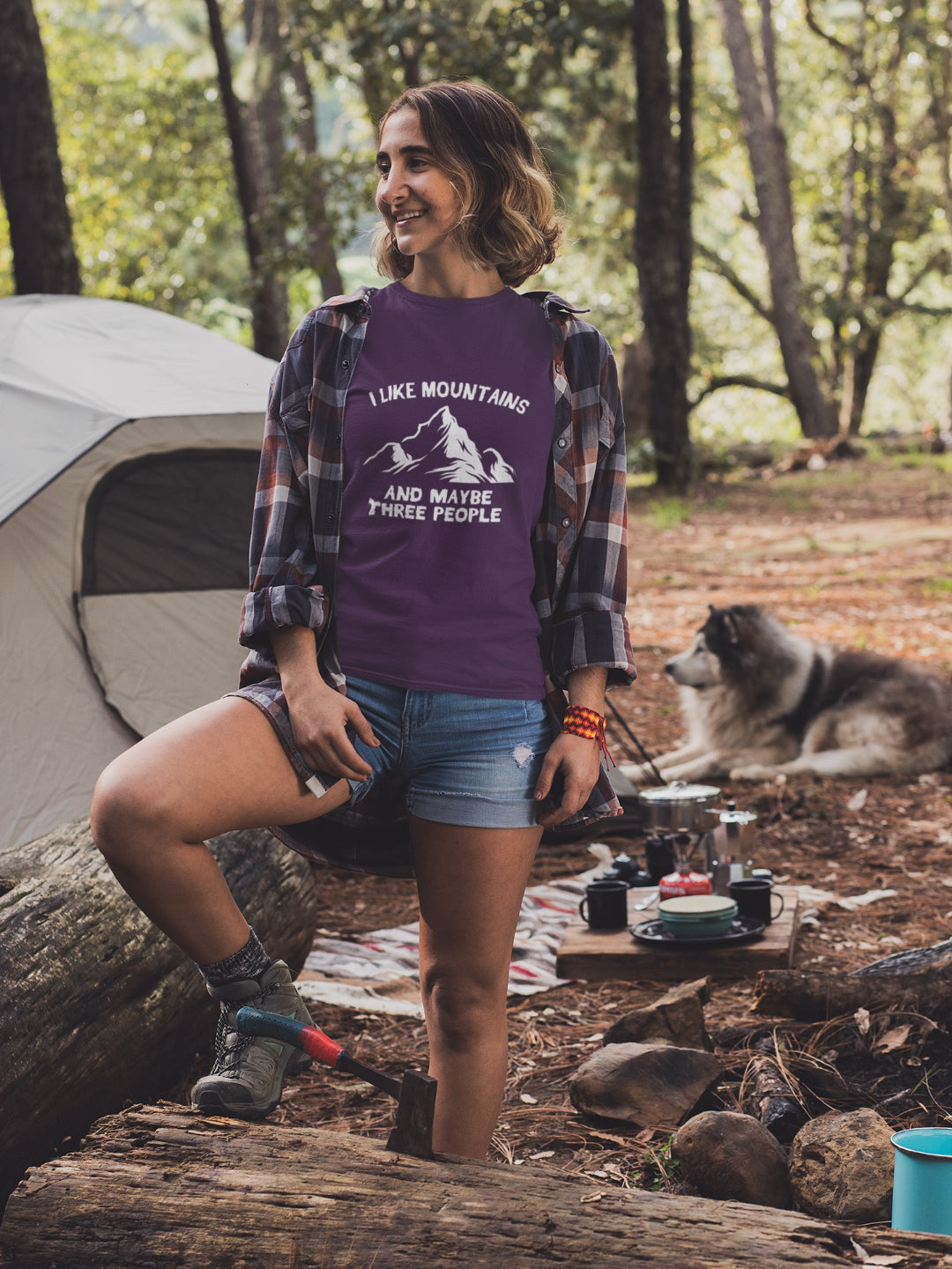 I Like Mountains And Maybe Three People Women's Printed T-shirt
