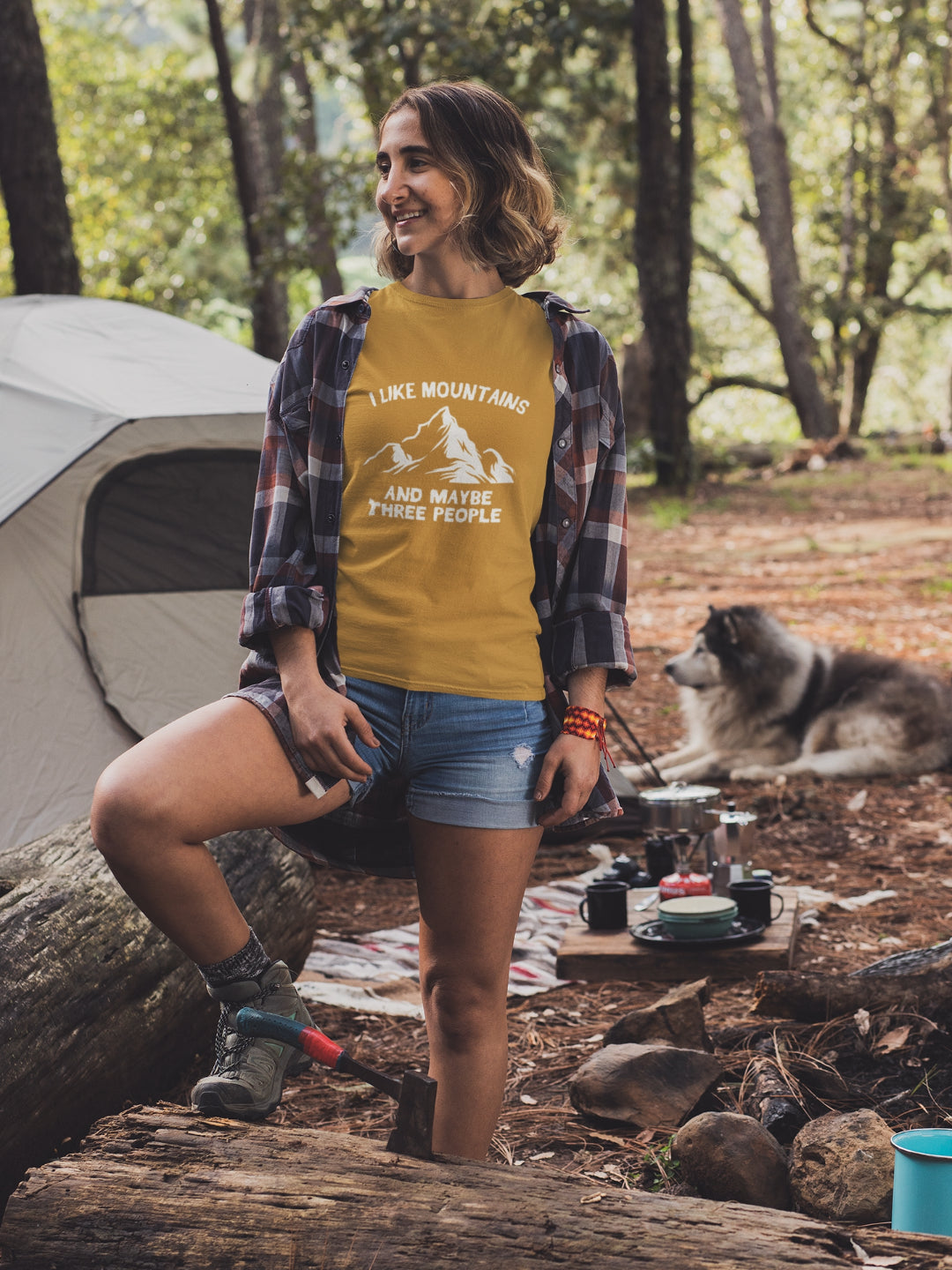 I Like Mountains And Maybe Three People Women's Printed T-shirt