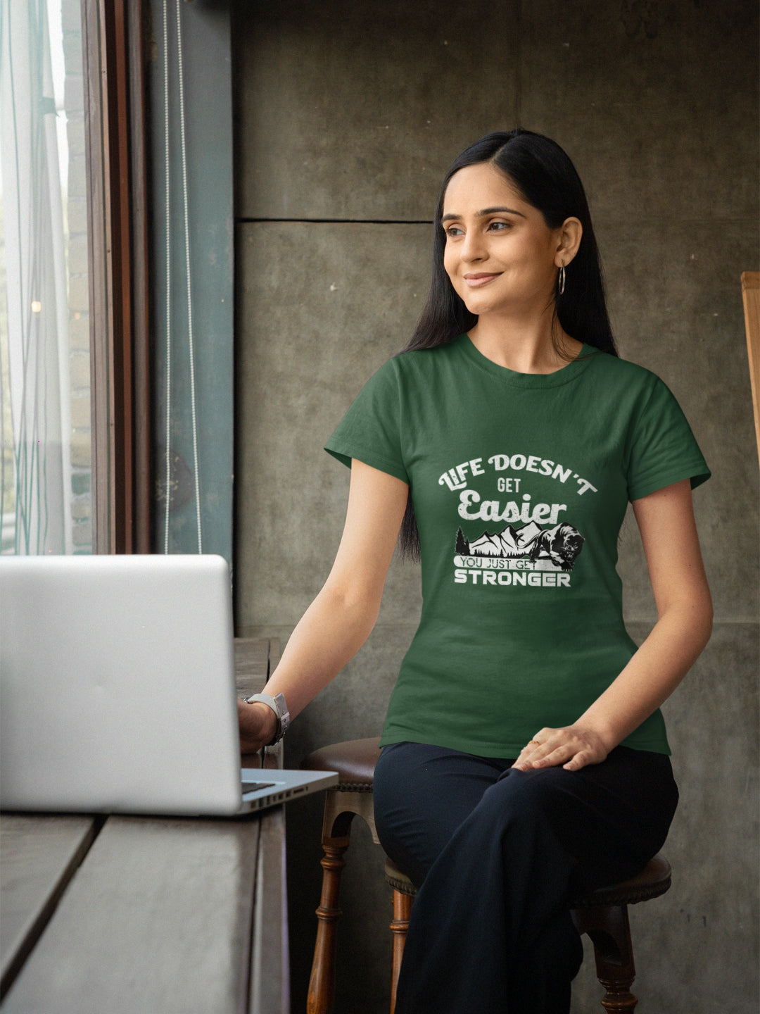 Life Doesn't Get Easier You Just Get Stronger Women's Printed T-shirt