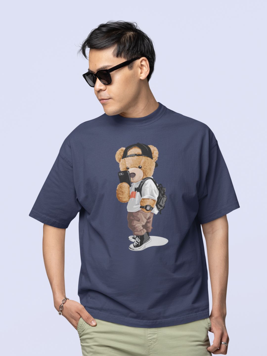 Teddy On Selfie Mode Unisex Oversized T-Shirt