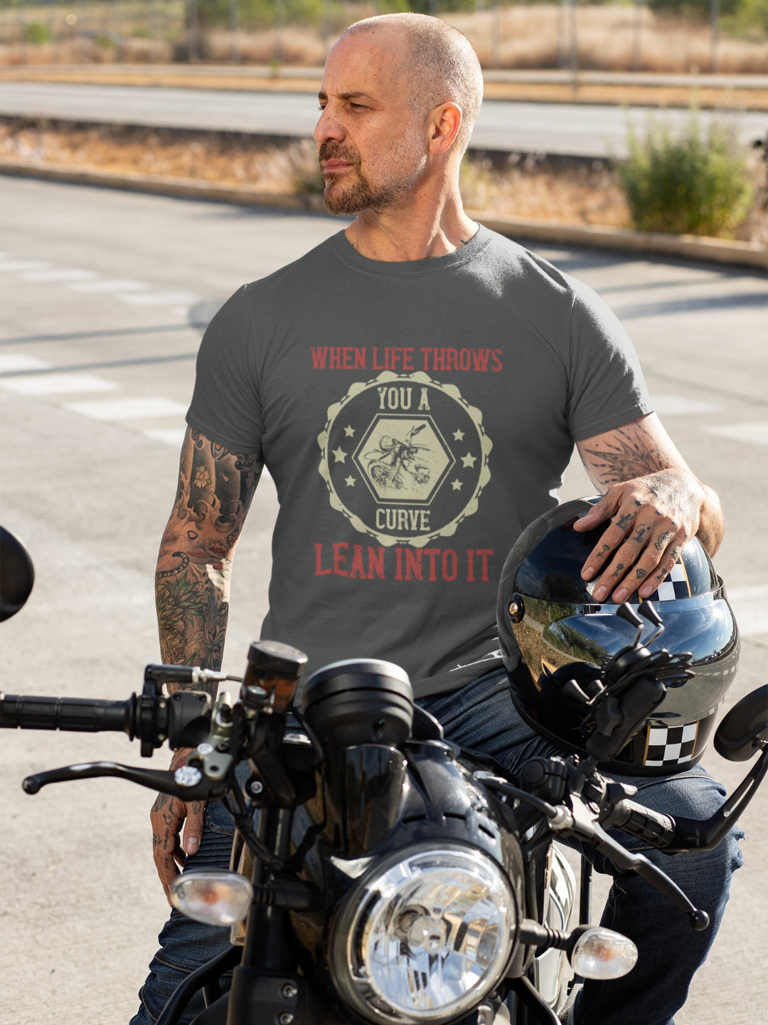 When Life Throws You A Curve Lean Into It Men's Printed T-shirt - 